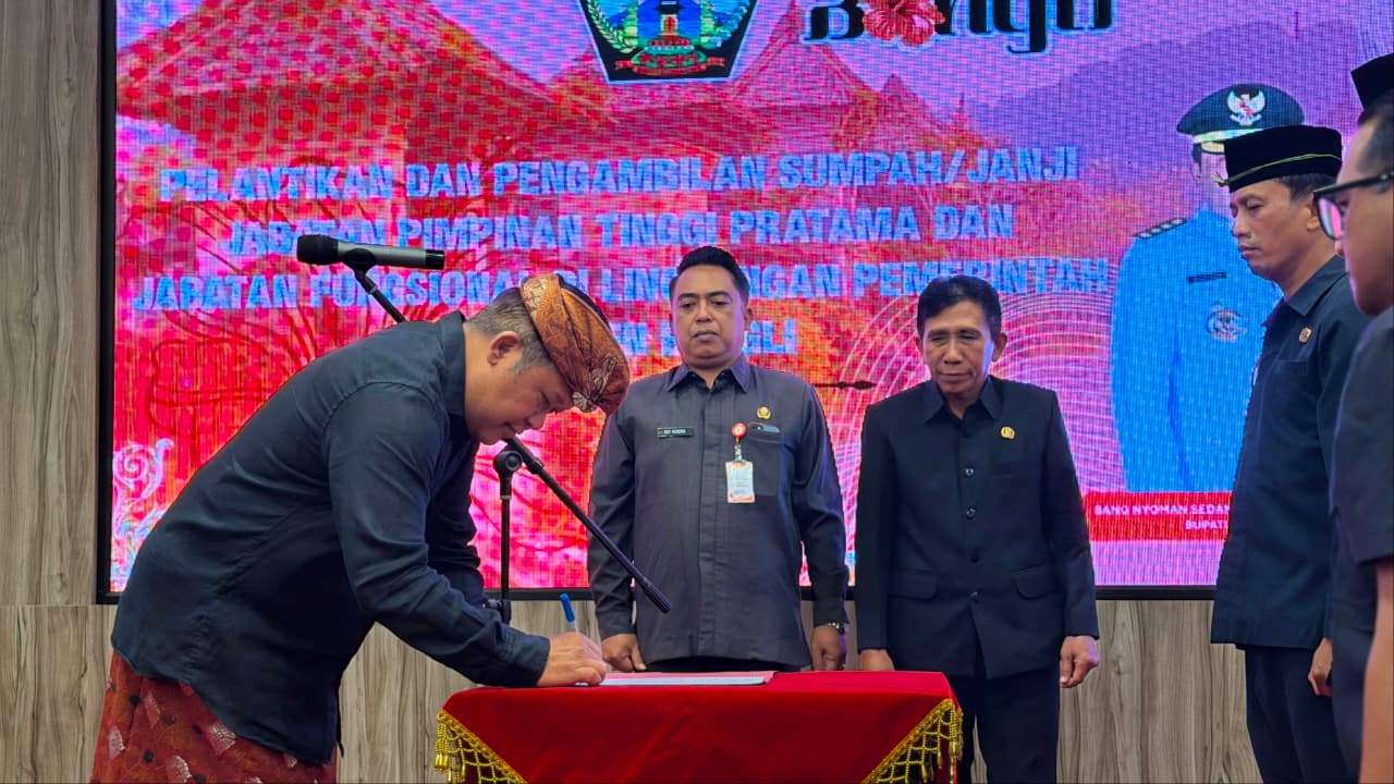 Bupati Sedana Arta Lantik Pejabat Pimpinan Tinggi Pratama dan Fungsional di Lingkungan Pemkab Bangli
