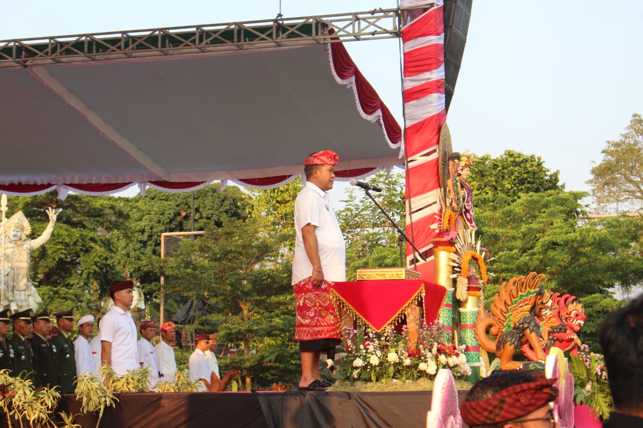 Bupati Sedana Arta Pimpin Upacara HUT ke-81 RI di Alun-Alun Bangli, Penyerahan Remisi Warnai Peringatan.